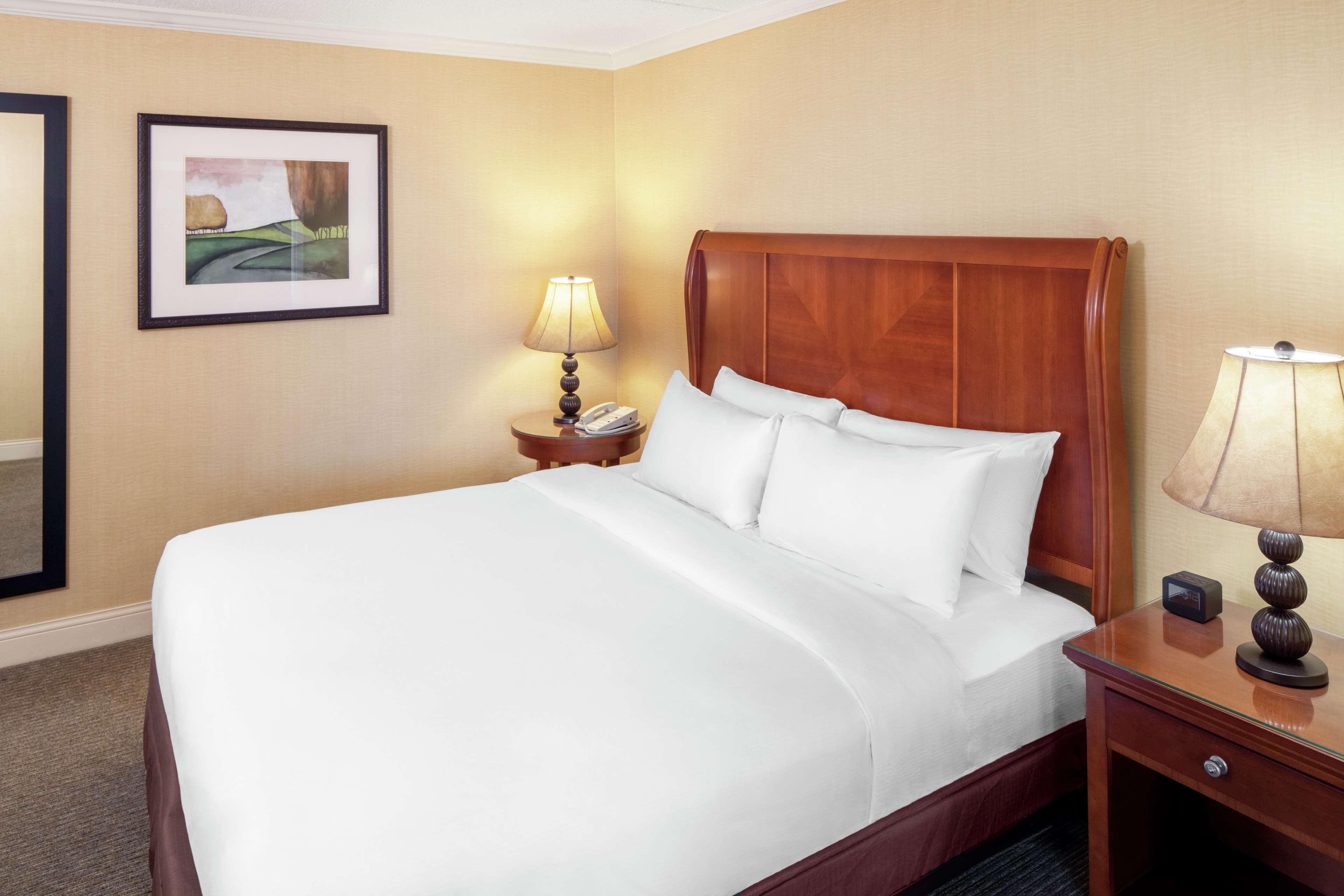 Doubletree By Hilton Cleveland East Beachwood Exterior foto