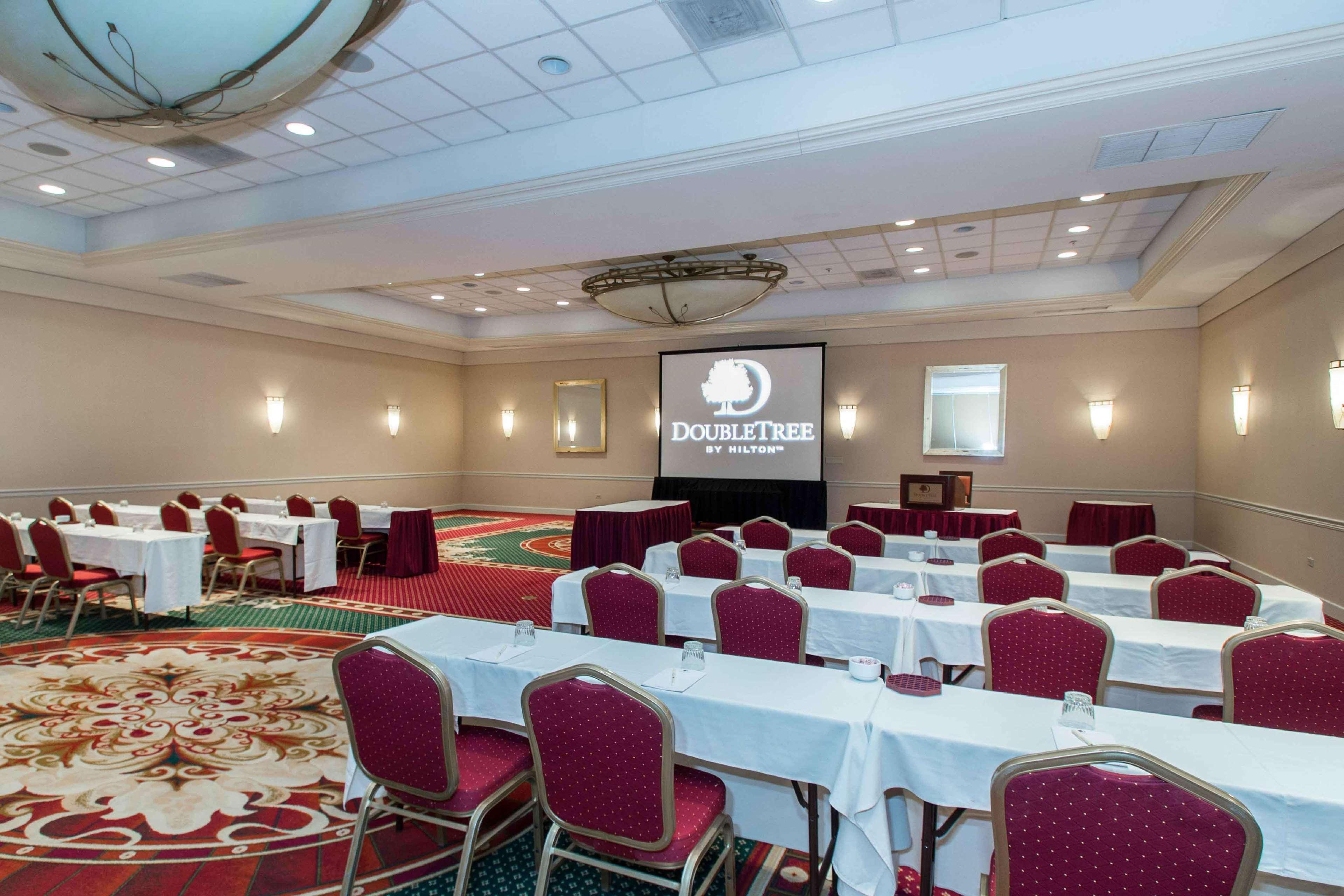 Doubletree By Hilton Cleveland East Beachwood Exterior foto