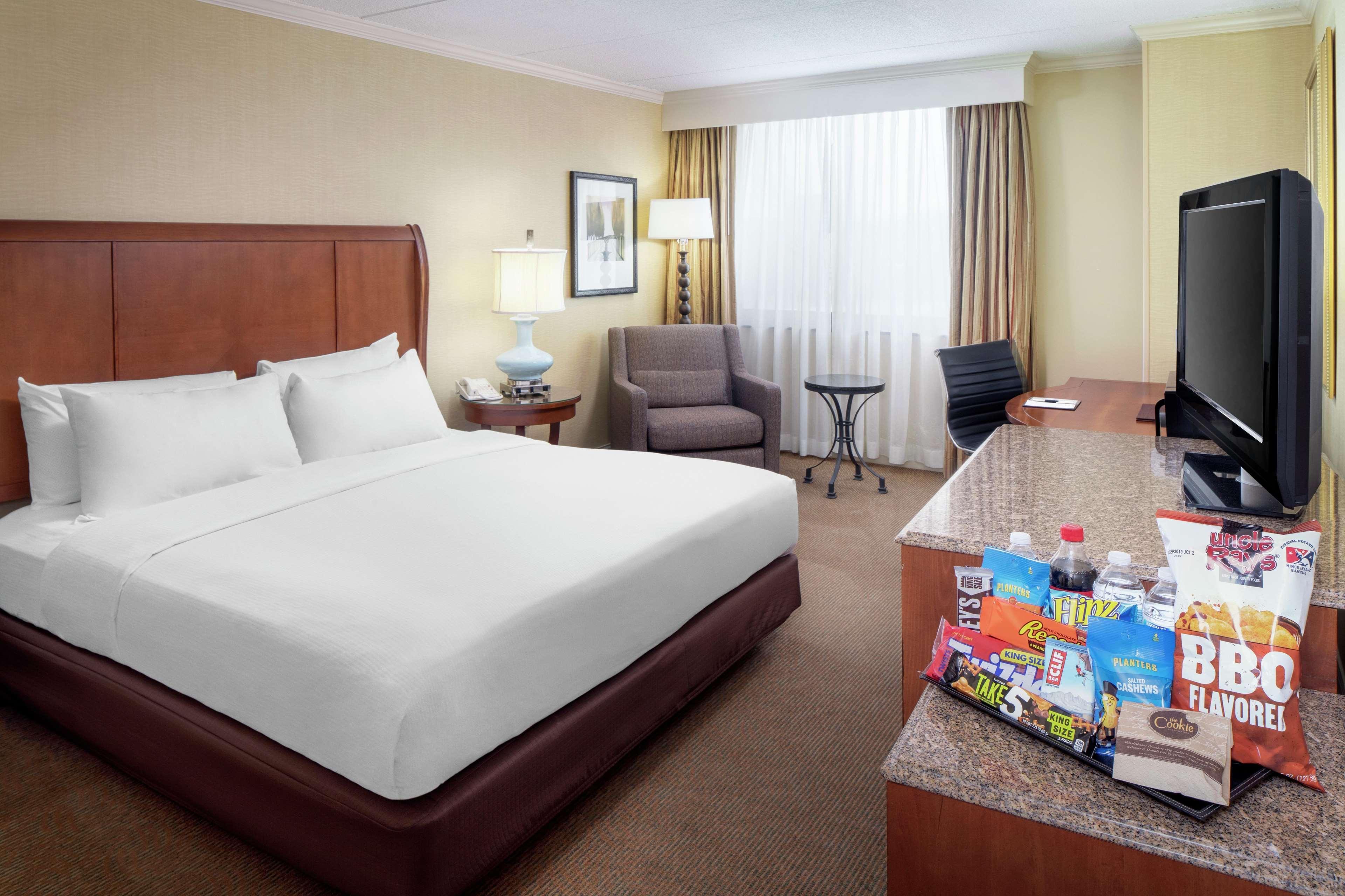 Doubletree By Hilton Cleveland East Beachwood Exterior foto