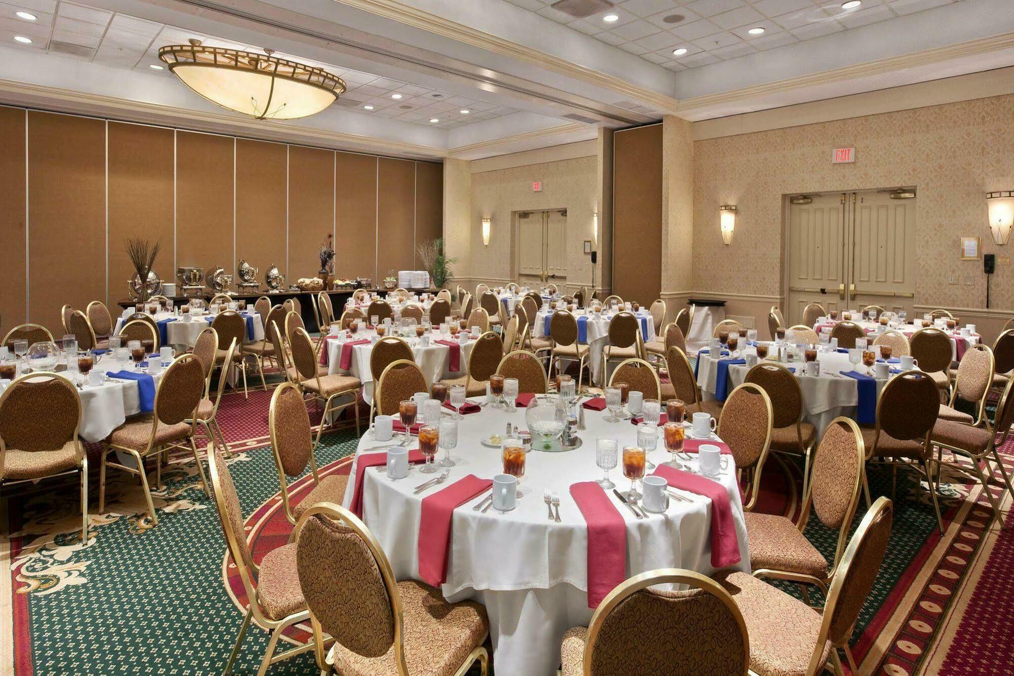 Doubletree By Hilton Cleveland East Beachwood Restaurante foto